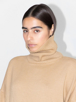 Afbeelding in Gallery-weergave laden, Heavy Roll Neck Camel | Rhea.