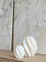 Afbeelding in Gallery-weergave laden, Toki Twirl Candle – Small | Studio Mitsu