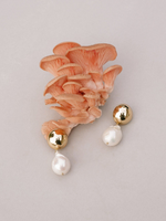 Afbeelding in Gallery-weergave laden, Riles Baroque Pearl Earrings | Young Frankk
