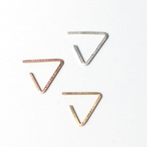Hammered Triangle hoop //ONE PIECE